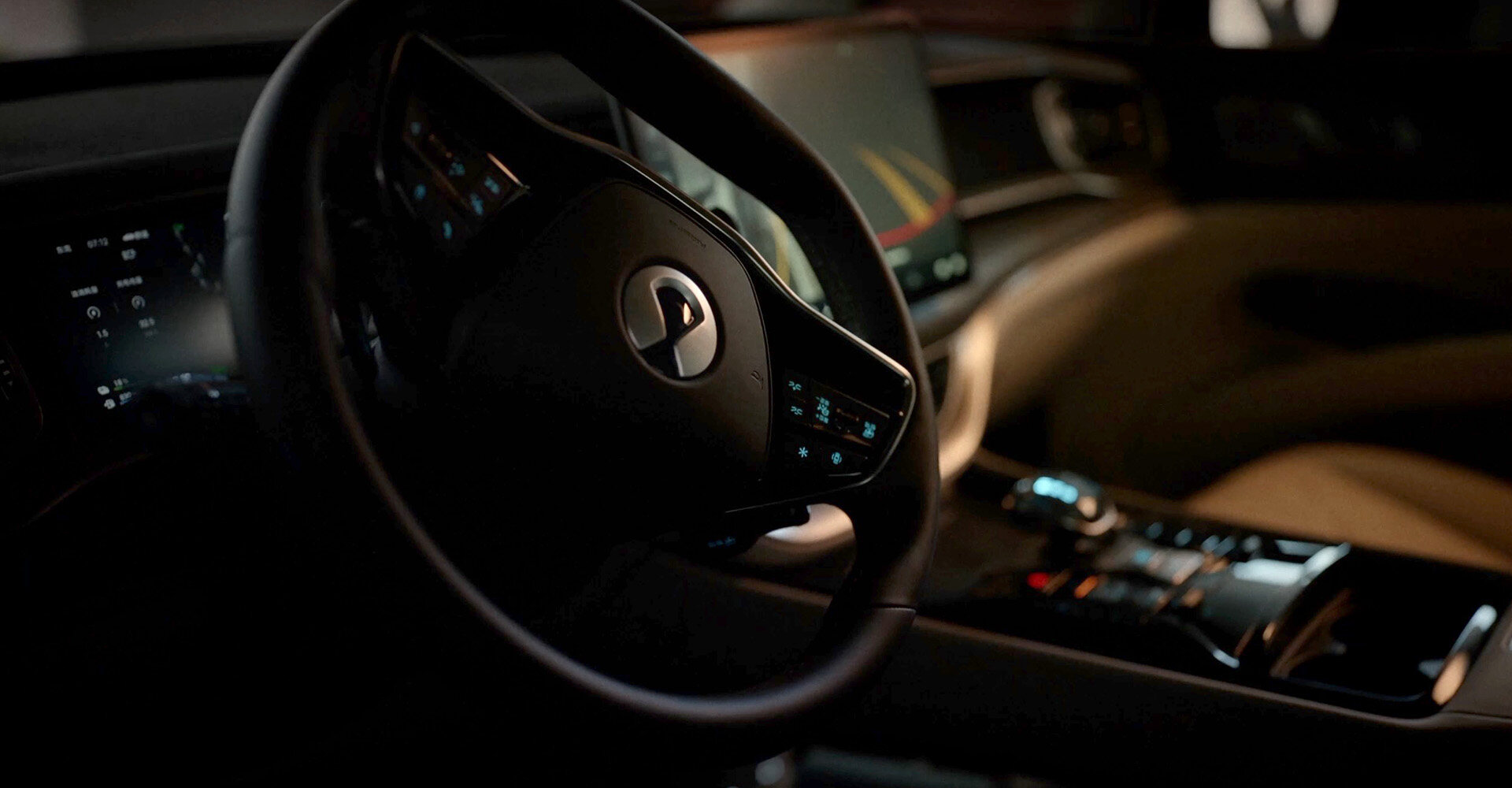 泊车有兜底 出行无压力